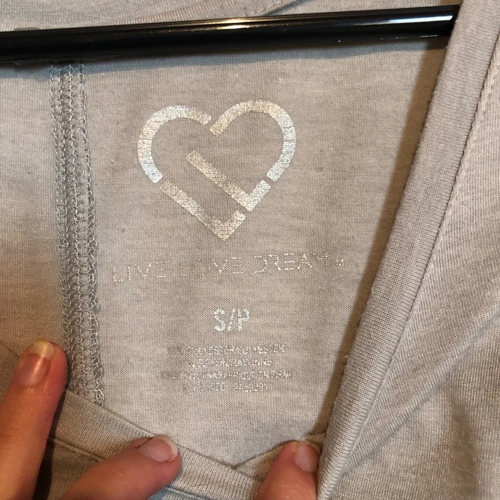 Live Love Dream by Aeropostale Penguin T-shirt S - Picture 2 of 3